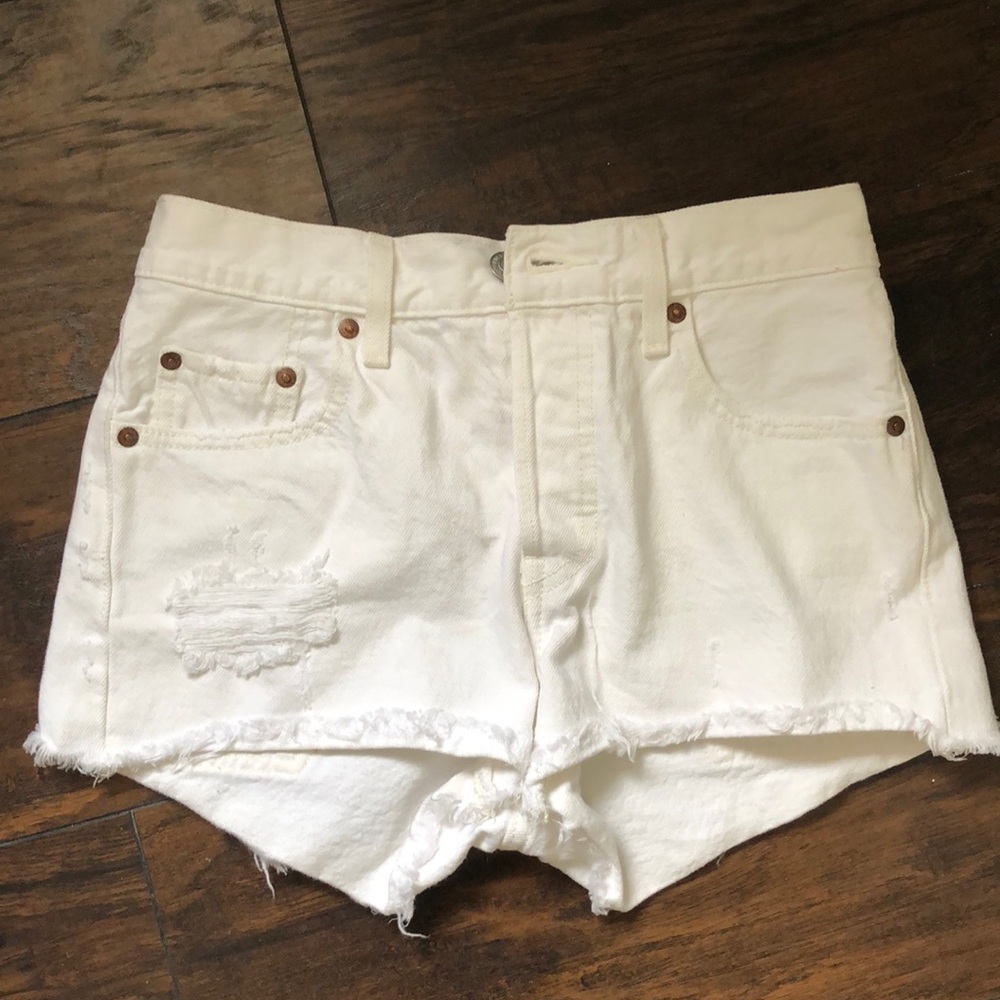 Levi’s white shorts